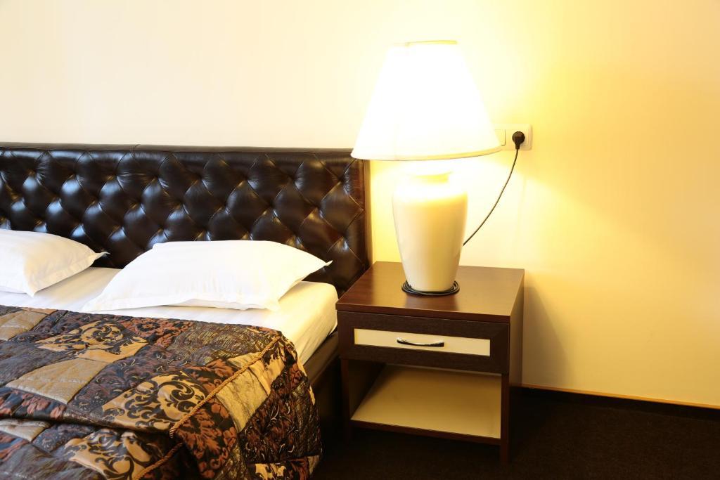 Salem On Samal Hotel Алма Ата Стая снимка