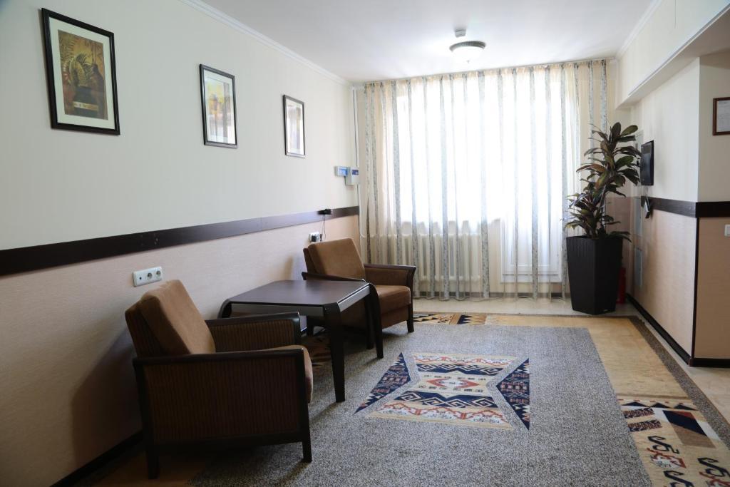 Salem On Samal Hotel Алма Ата Екстериор снимка